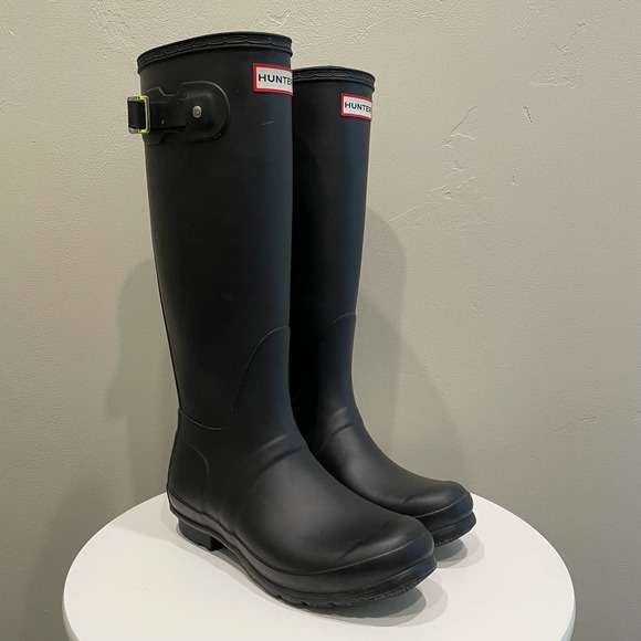 Hunter Shoes - Hunter Women’s Original Tall Black Rain Boots - Size: 6
